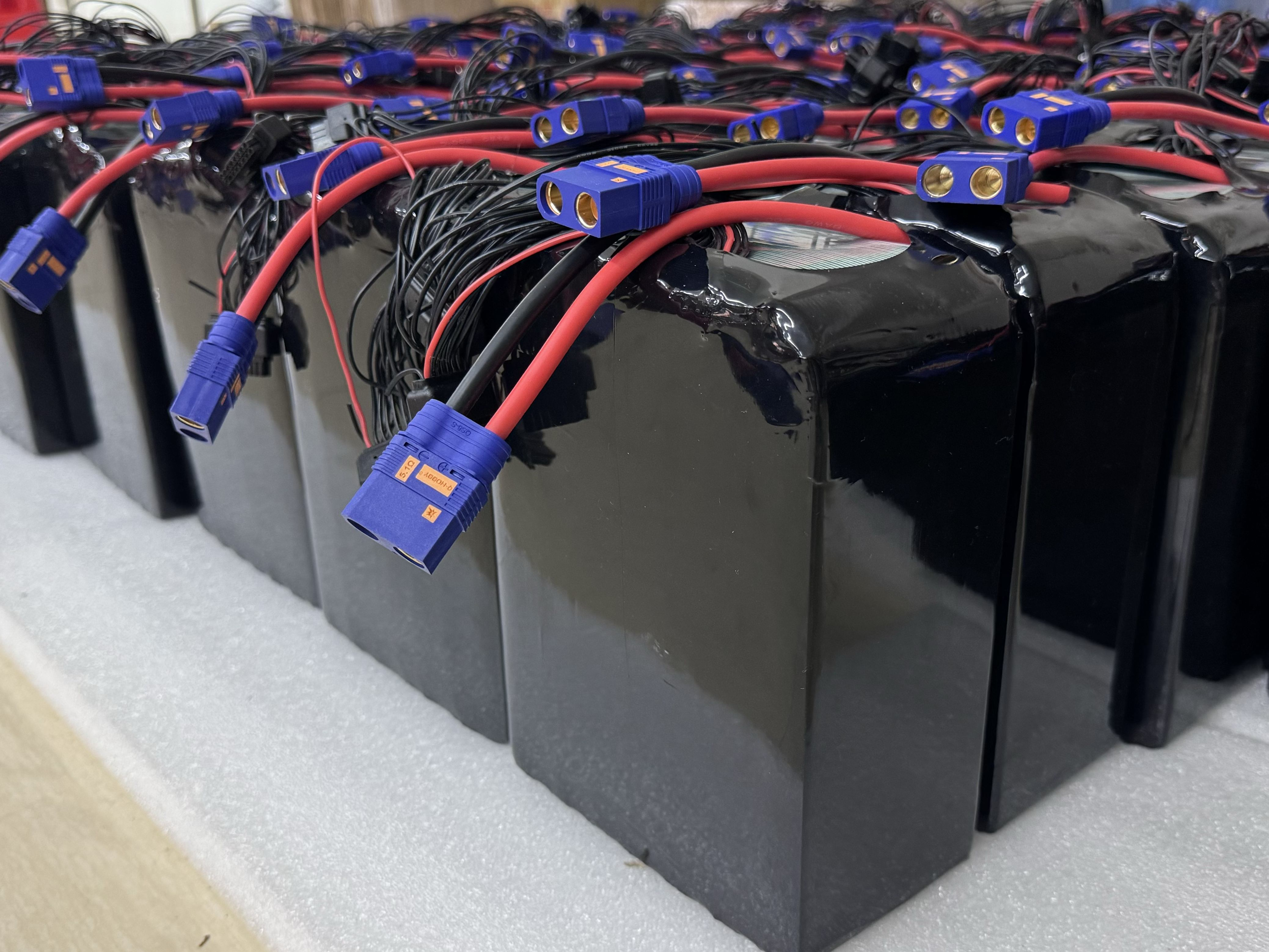 88000mAh 5/10C 12/24S High Energy Density Semi Solid State UAV Battery - lipowbattery