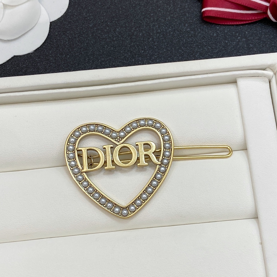 TOP Christian Dior Heart-Shaped Hairpin - Gold