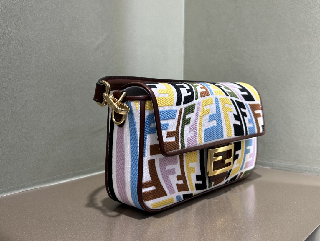 TOP FENDI Baguette FF Bag 26x13x6 cm