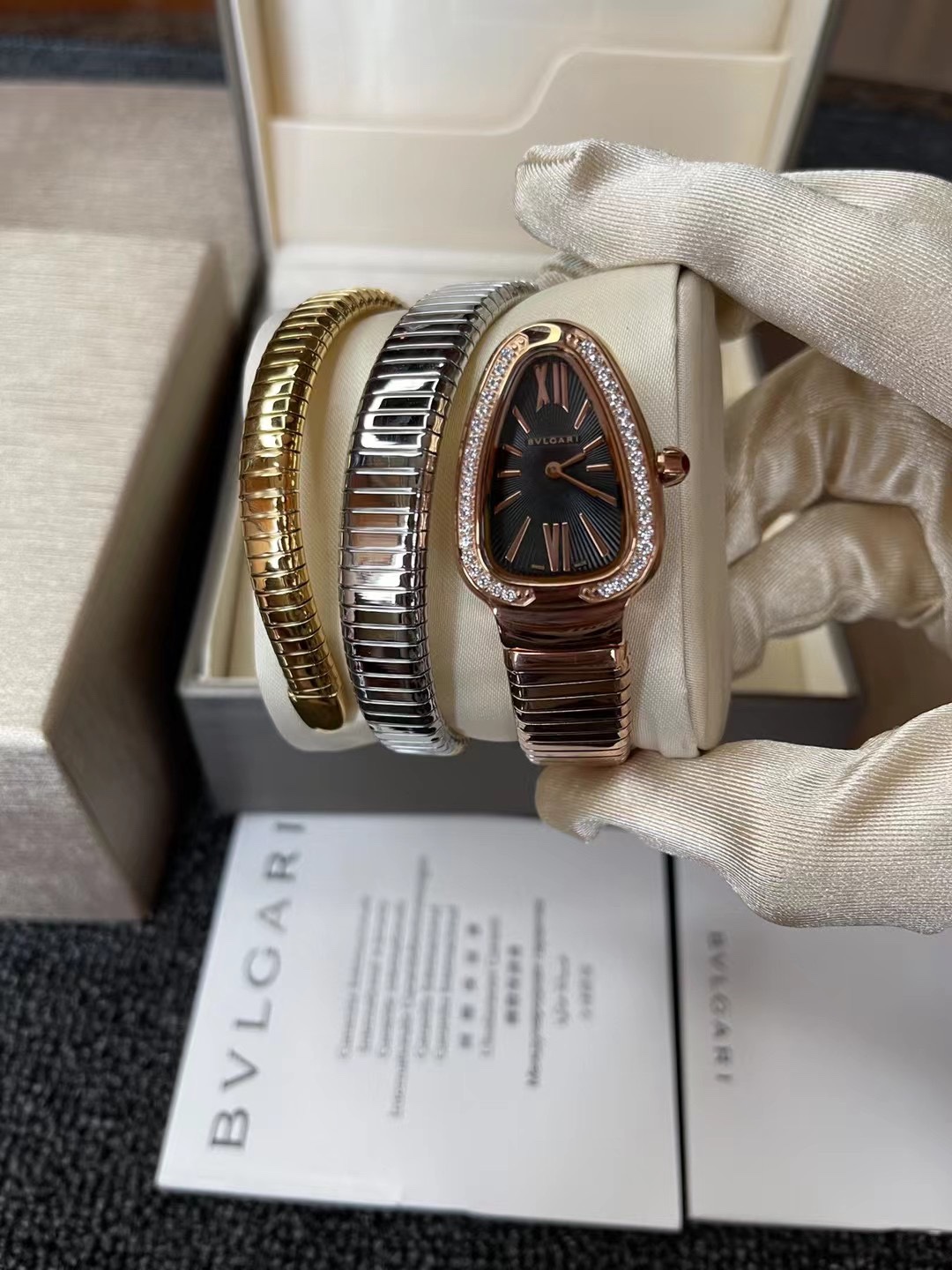 TOP BVLGARI Serpentin Tubogas Watch with Gradient Strap - 2 Colors