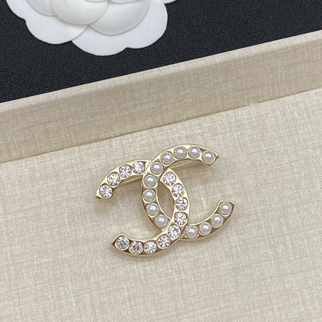 TOP CHANEL CC Brooch and Earrings Set - Gold