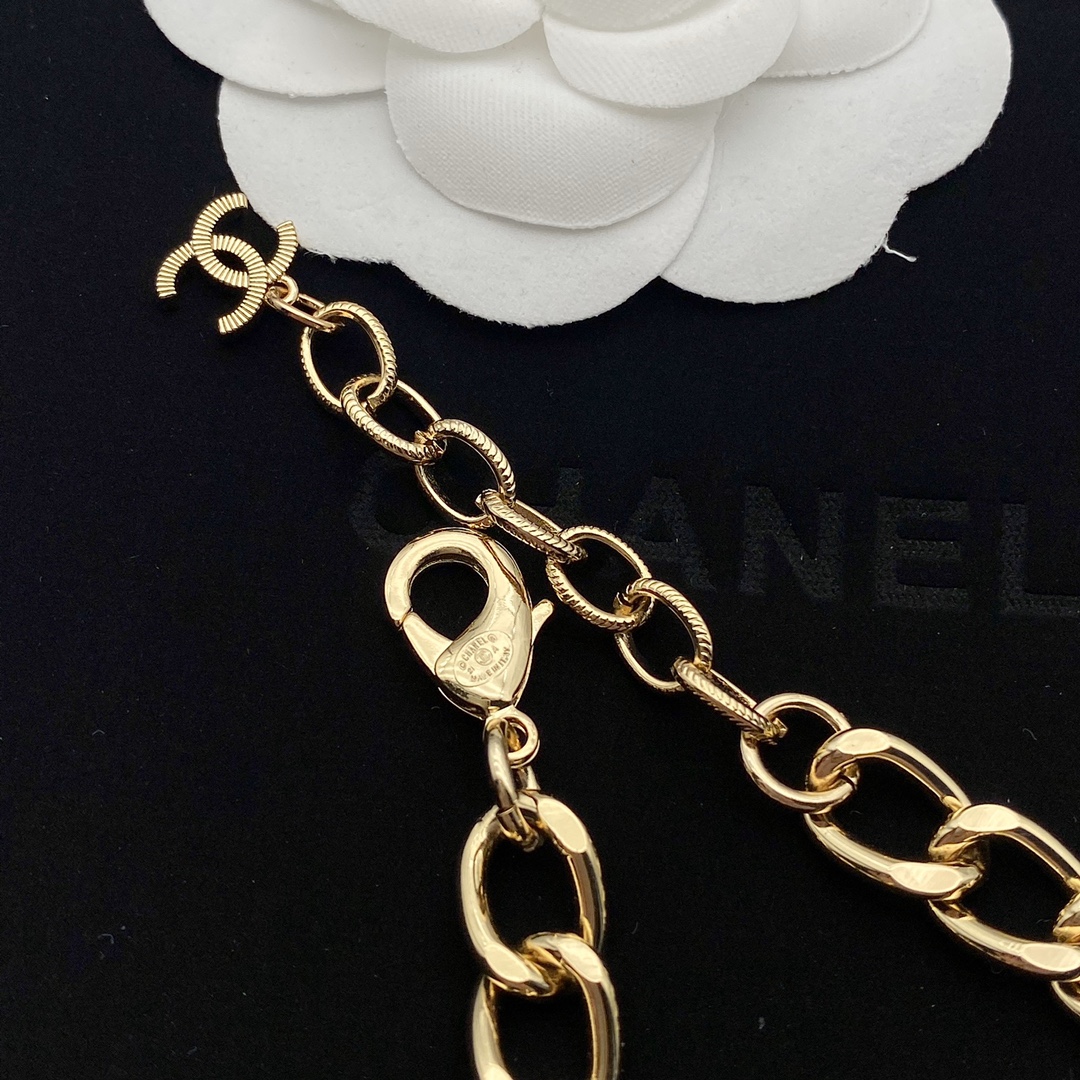 TOP CHANEL Choker Necklace Bracelet Set