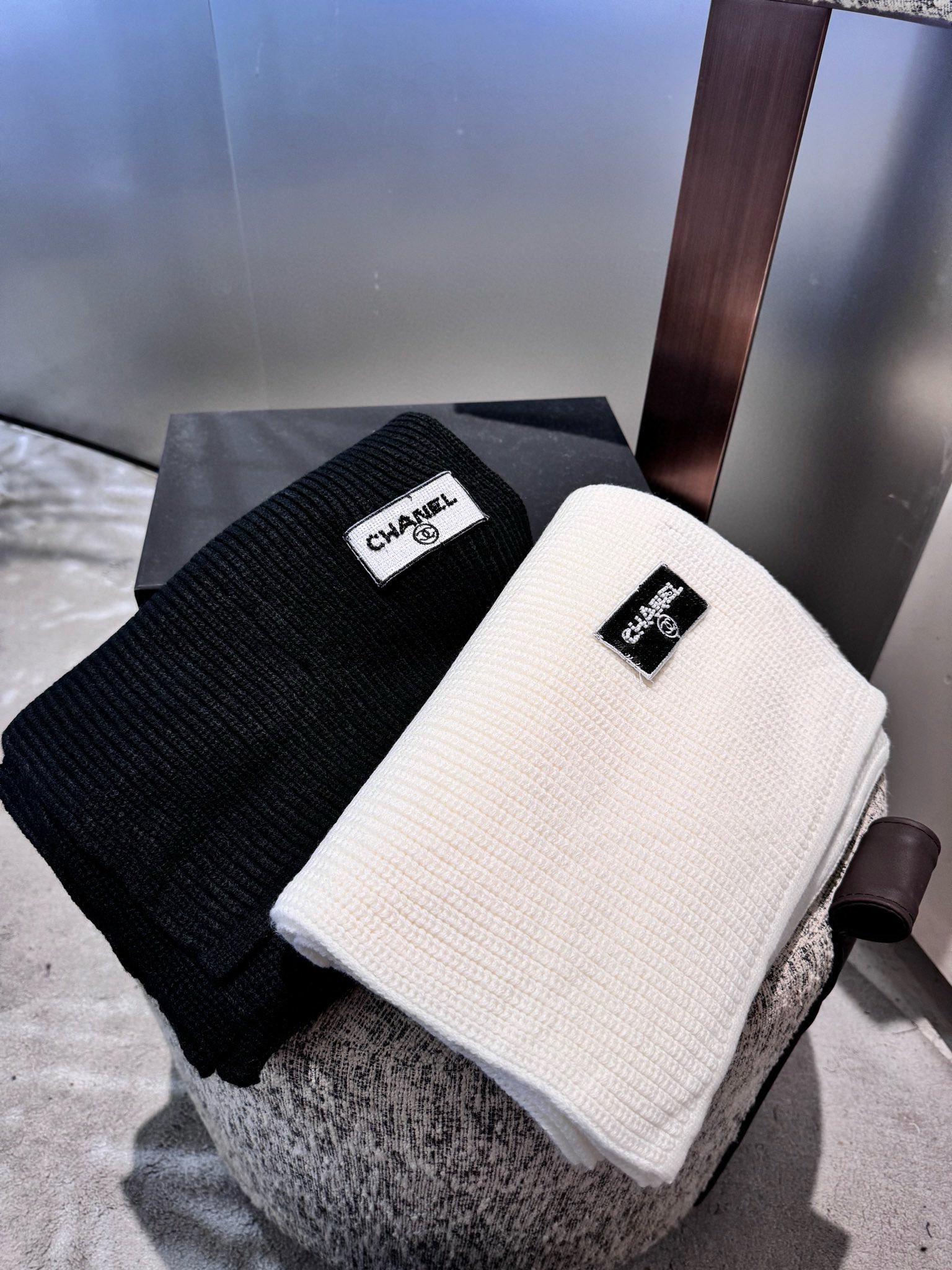 TOP CHANEL CC Wool Scarf 30X180 cm - 2 Colors