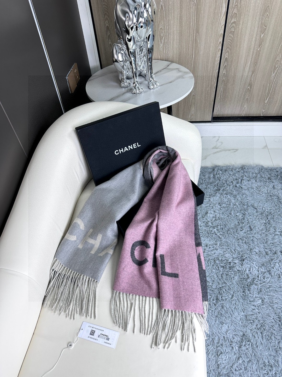 TOP CHANEL Cashmere Scarf 70 x 180 cm