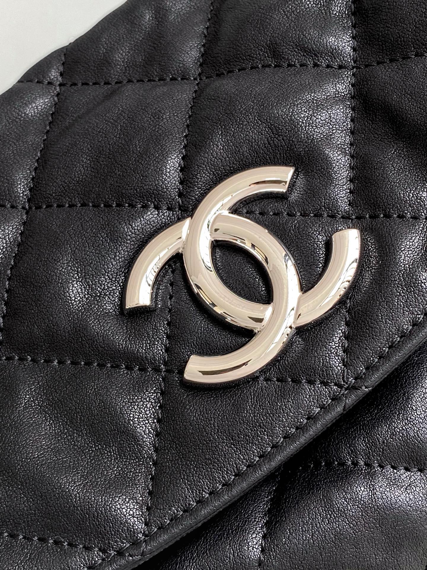 TOP CHANEL Second-Hand Bag 33*22*8cm - Black&SHW