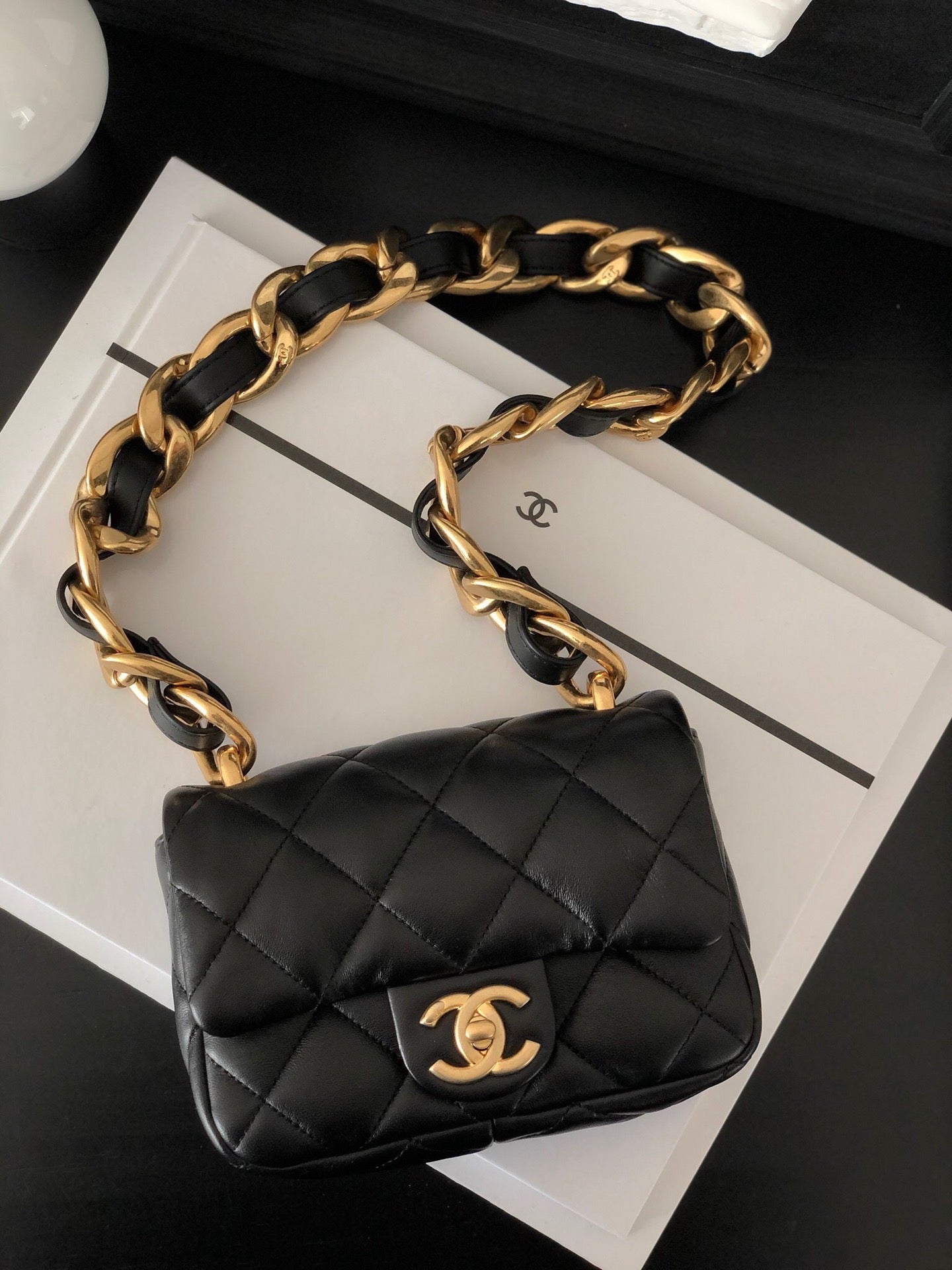 TOP CHANEL Classic Flap Leather Big Chain Mini 20cm - Black
