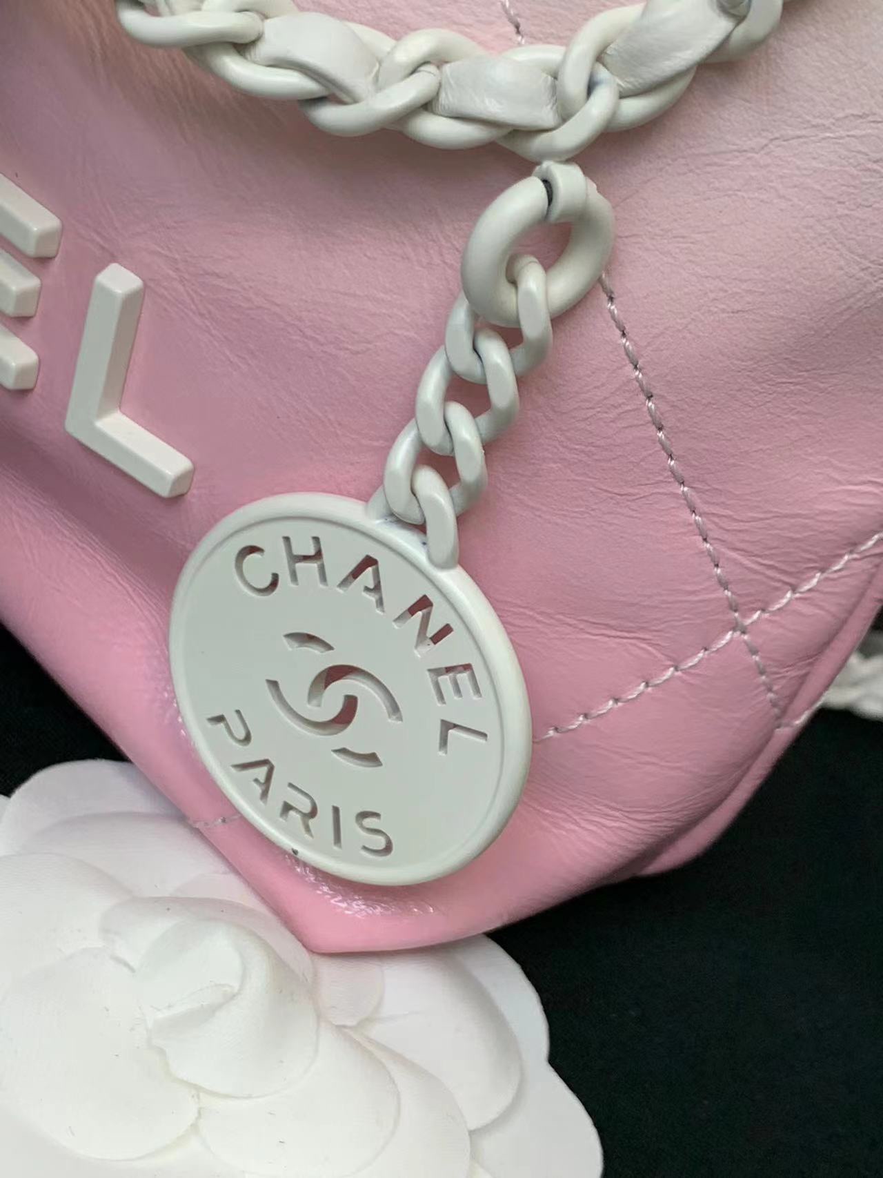 TOP CHANEL 24ss Latest Mini 22 Bags 19x20x6cm - Pink Paired With White