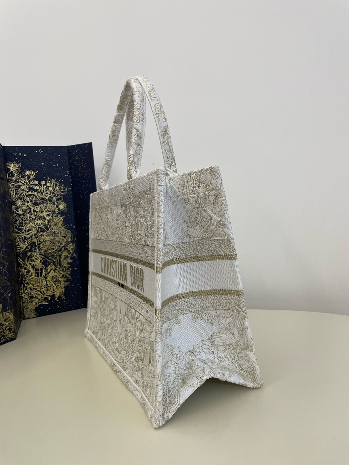 TOP Christian Dior Book Tote Bag 36x18x28cm/42x18x35cm with Flower Embroidery Pattern
