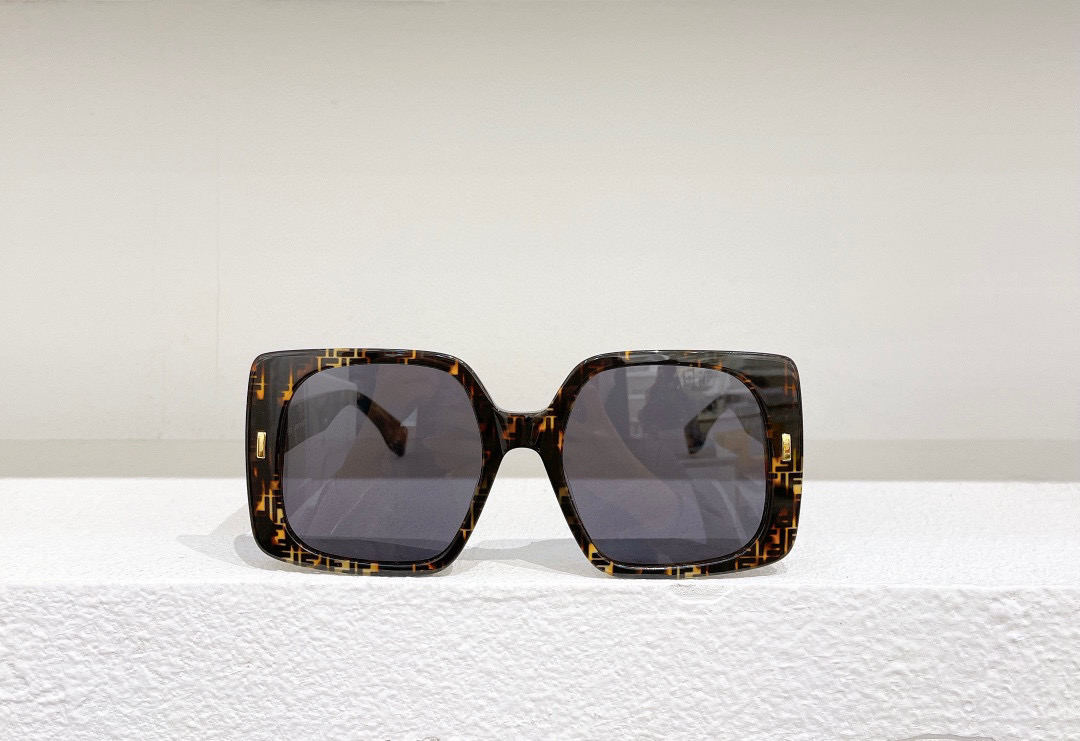 TOP FENDI Sunglasses - 4 Colours