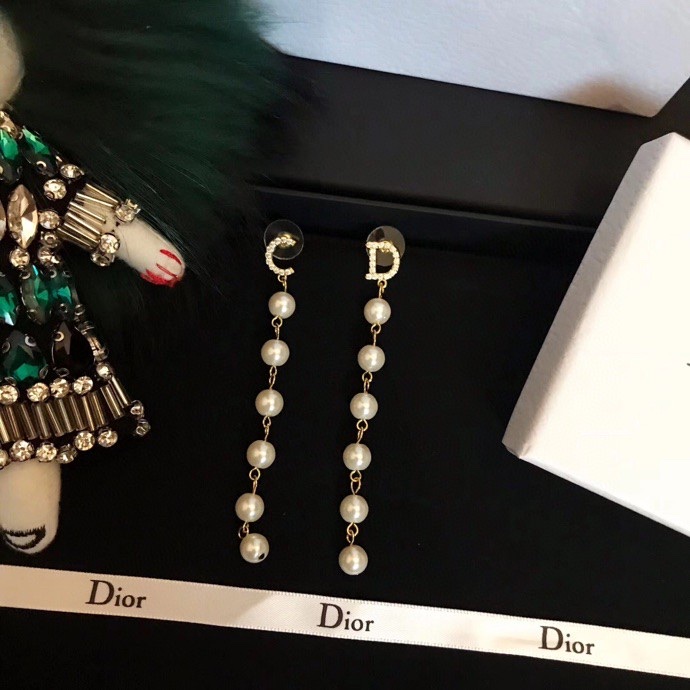 TOP Christian Dior Tassel Pearl earrings - Gold