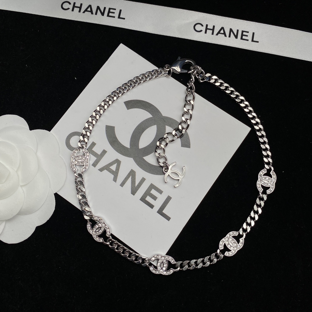 TOP CHANEL Silver Necklace Bracelet Set