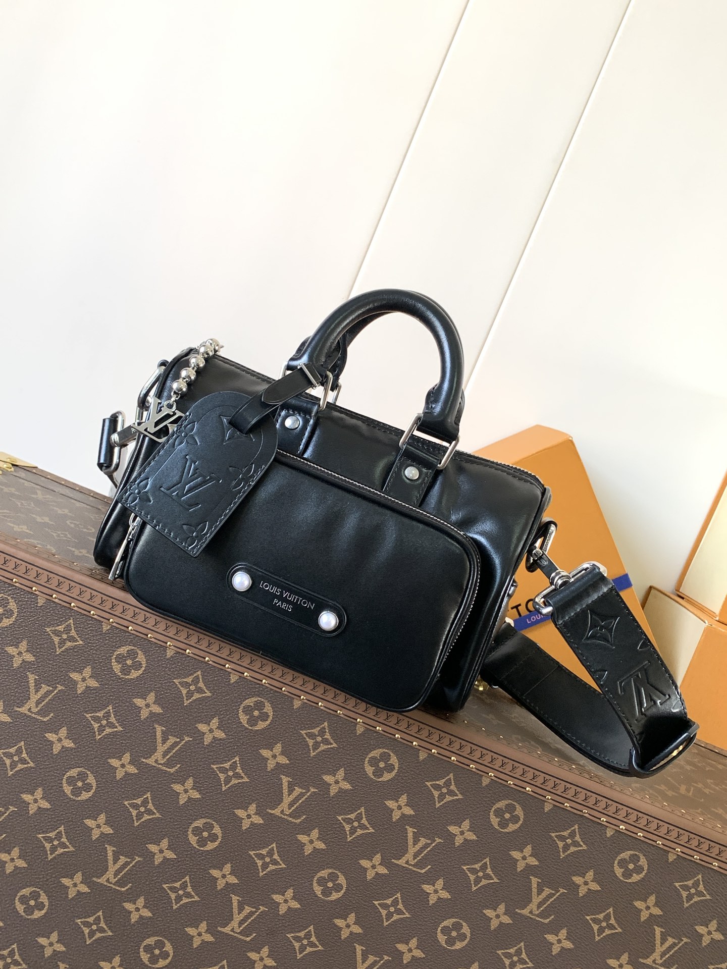 TOP Louis Vuitton LV Keepall Cargo Bandoulière Handbag 25cm - Black