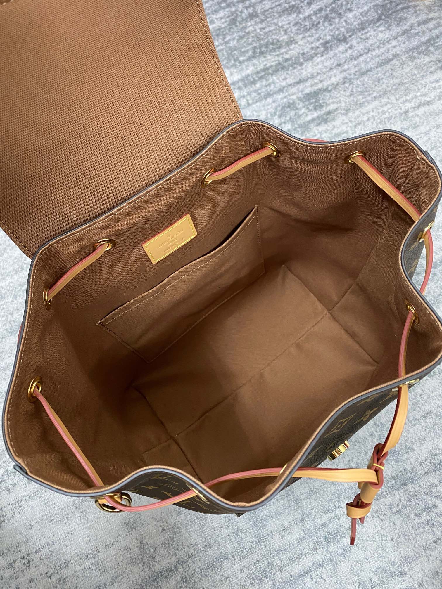 Louis Vuitton Montsouris PM M45501