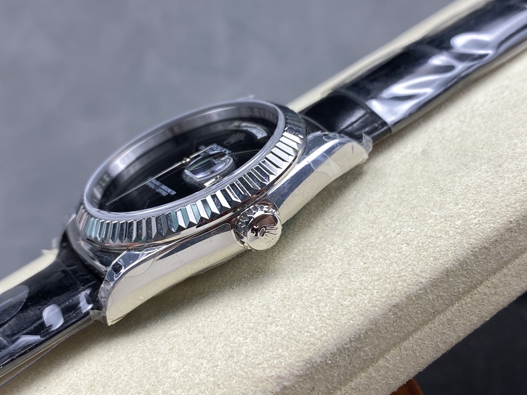 TOP ROLEX  Day-Date Sliver Bezel Watch 36mm - Black