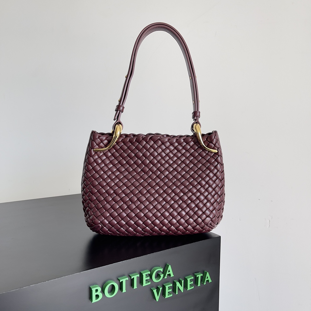 TOP Bottega Veneta BV Clicker Bags - Red