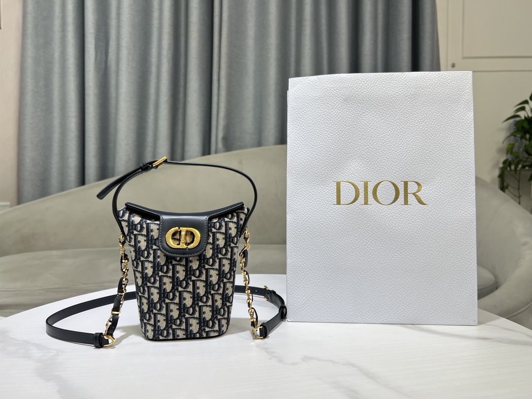 Top Christian Dior Cowhide 30 Montaigne Mini Chain Bucket Bag - 17x18x8cm