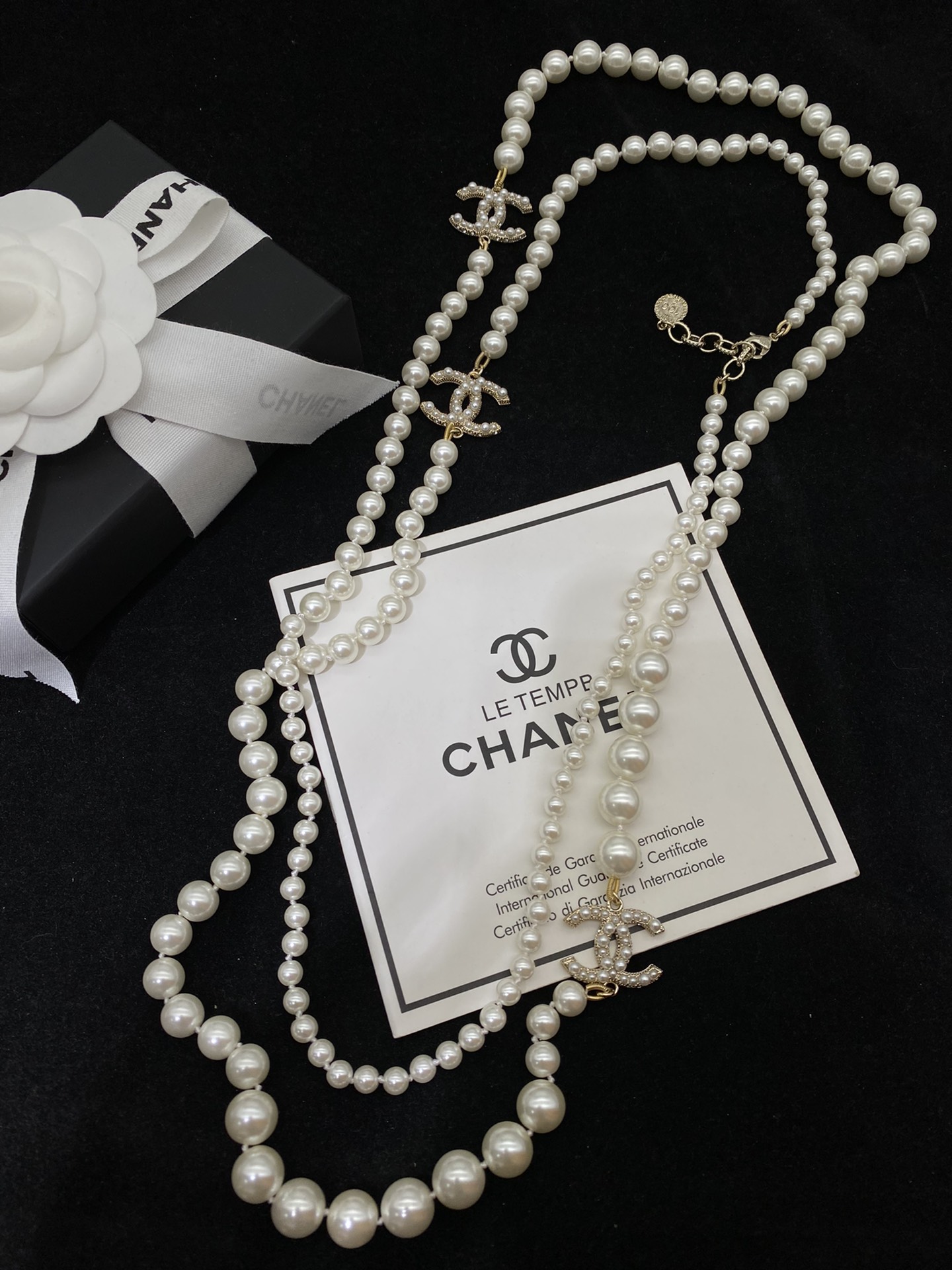 TOP CHANEL Layering Pearl Necklace
