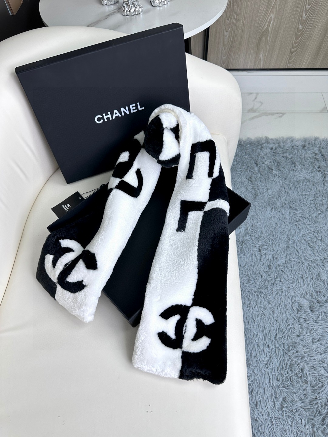 TOP CHANEL Scarf 20cm*120cm - White and Black