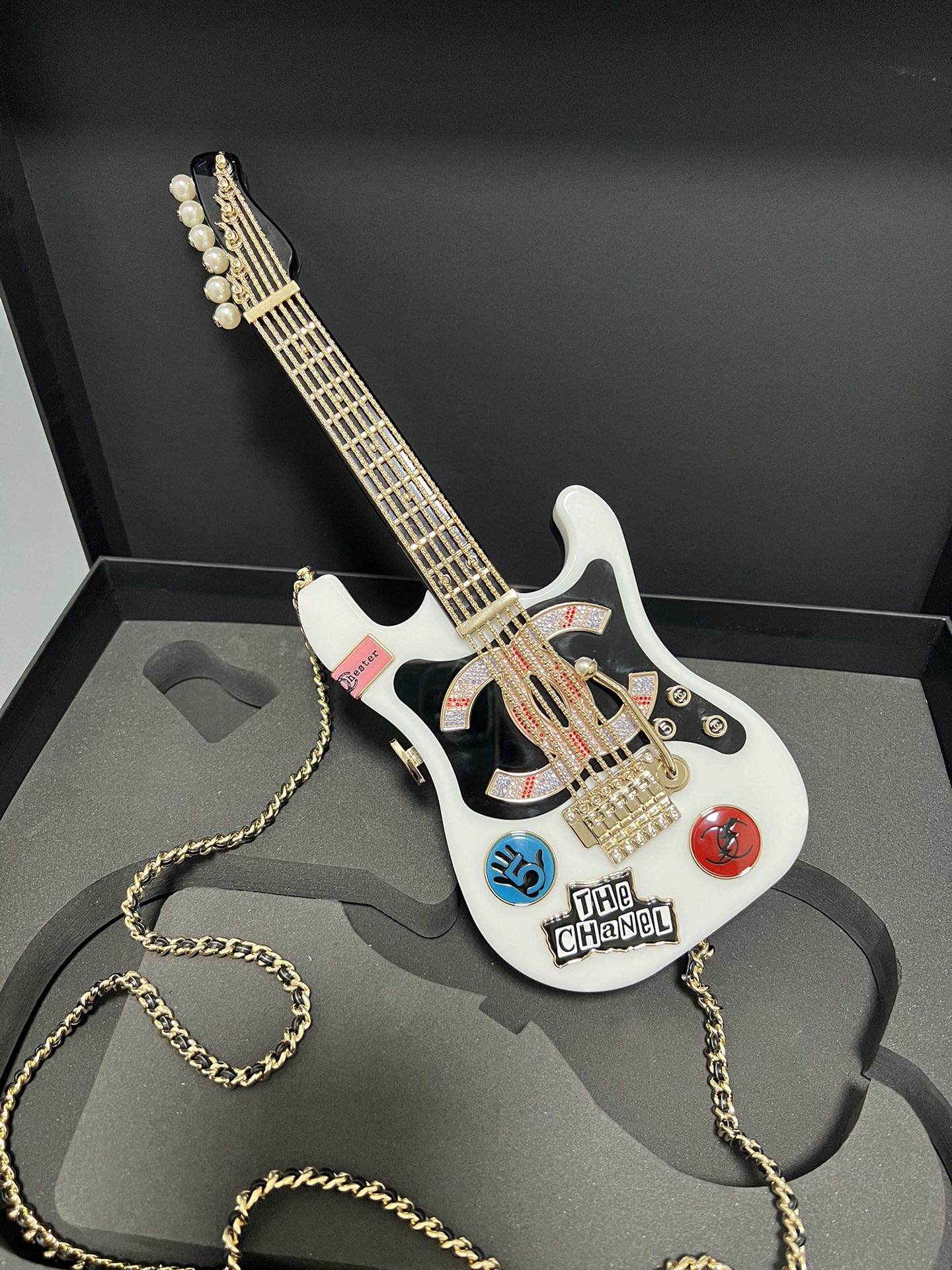 TOP CHANEL Guitar Minaudiere 10×28×3.5cm