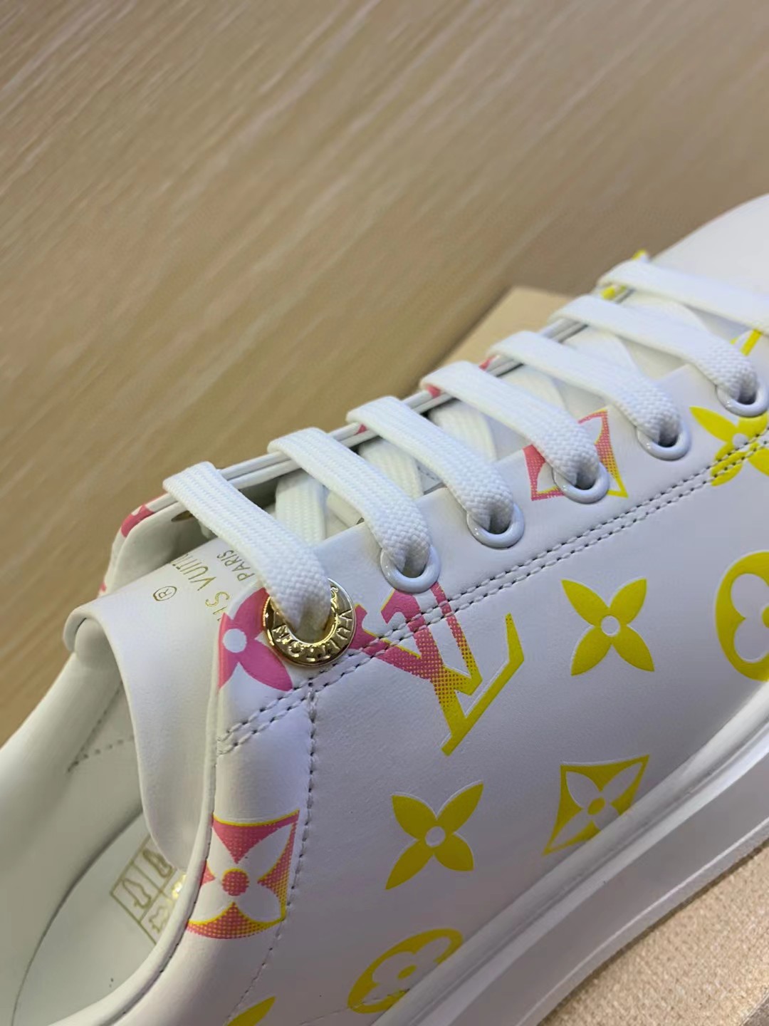 TOP Louis Vuitton LV L*V Sneakers