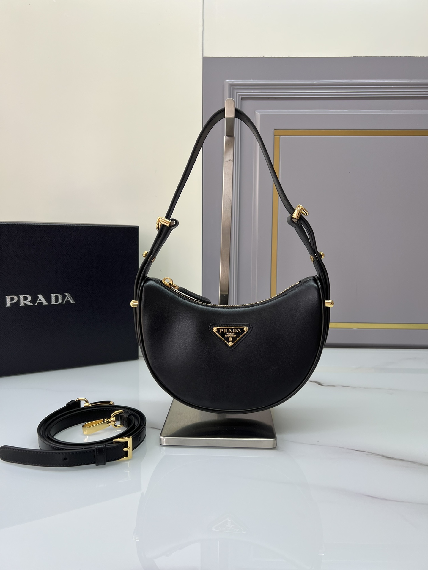 TOP PRADA Moon Bag Cowhide Leather with Lambskin Interior 18x16x5cm/22.5x18.5x6.5cm - Black