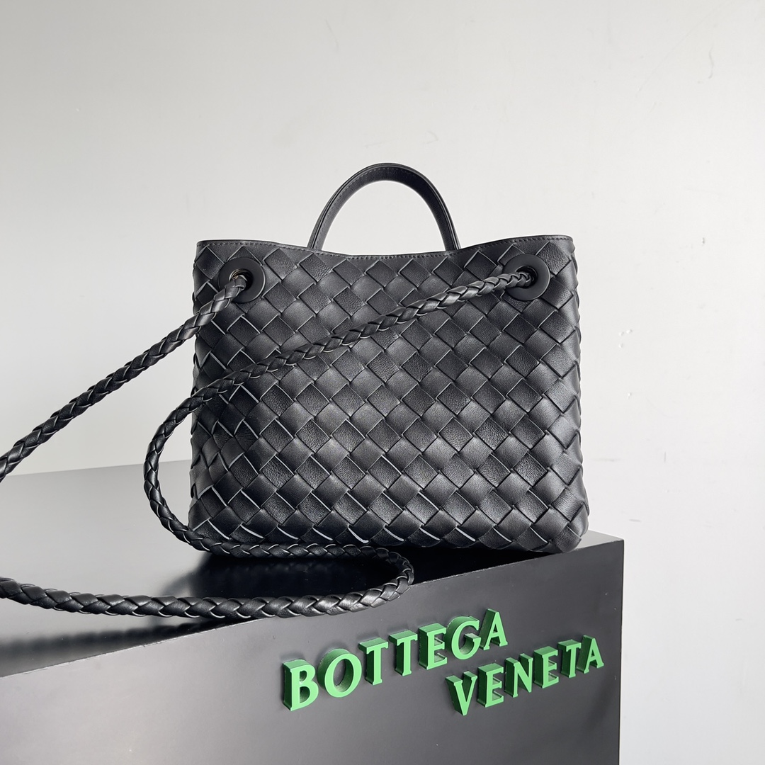 TOP Bottega Veneta BV Andiamo Bag 25 x 22 x 10.5 cm - Black