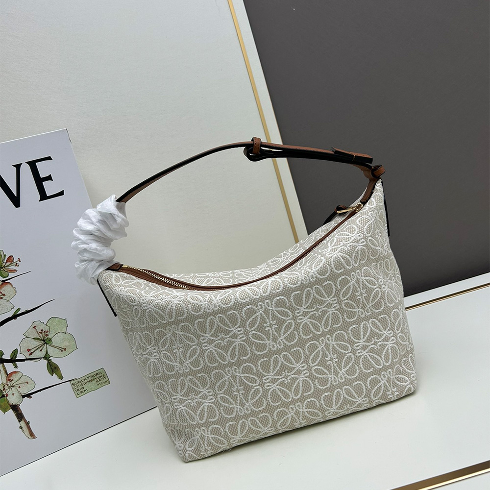 Loewe Cubi Anagram Tote (7A regular version)