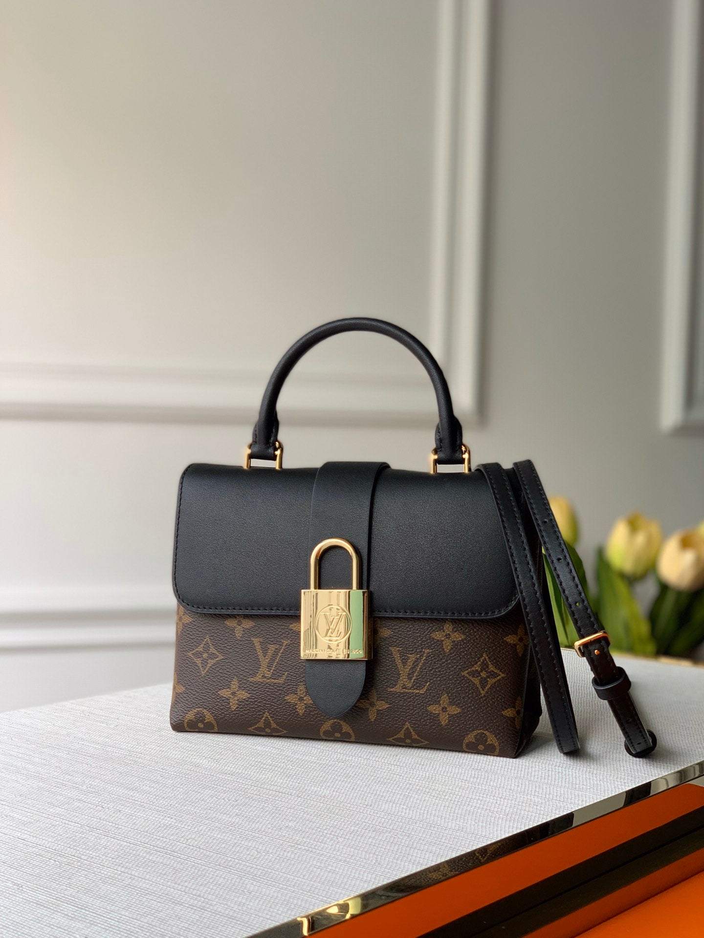 TOP Louis Vuitton LV Locky BB Bag Monogram 20.0 x 16.0 x 7.5 cm- Black