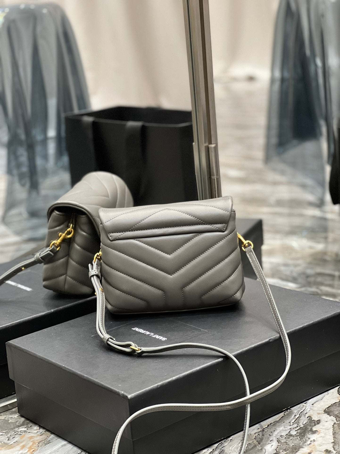 TOP Yves Saint Laurent YSL Loulou Toy Bag 20cm - Grey