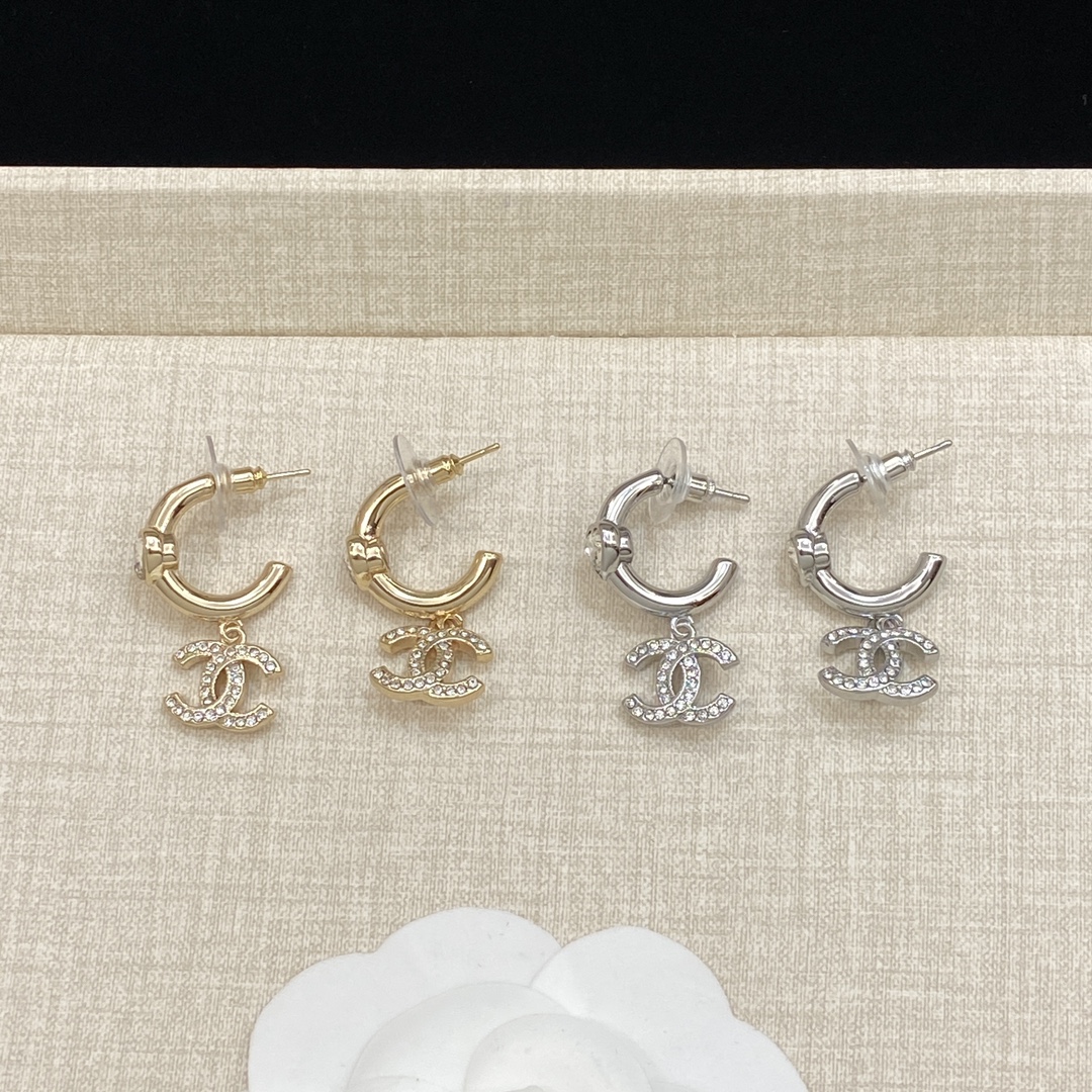 TOP CHANEL CC Earrings - 2 Colors