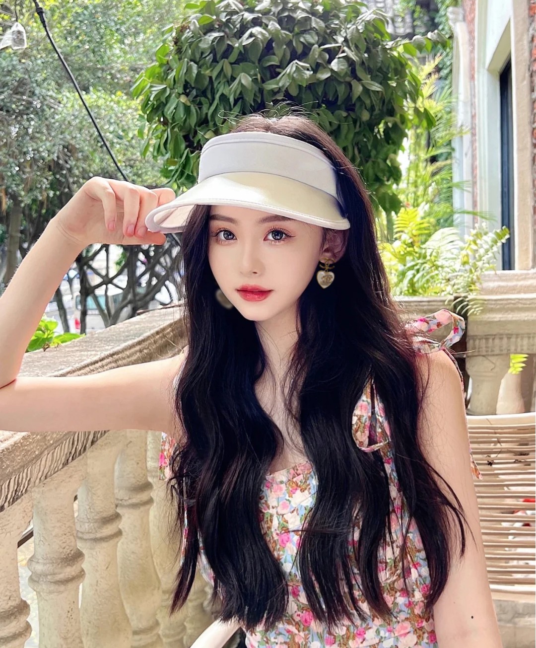 TOP CHANEL Double C Heart Earrings