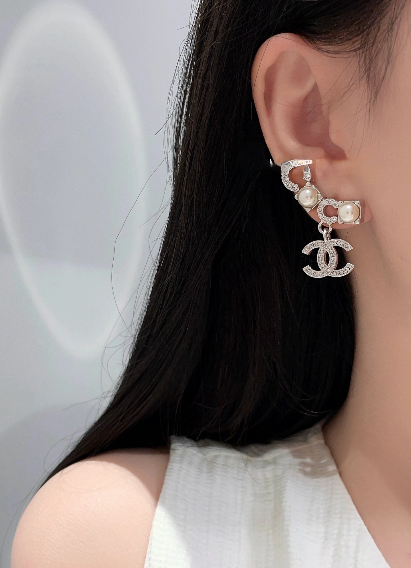 TOP CHANEL Earrings - Silver