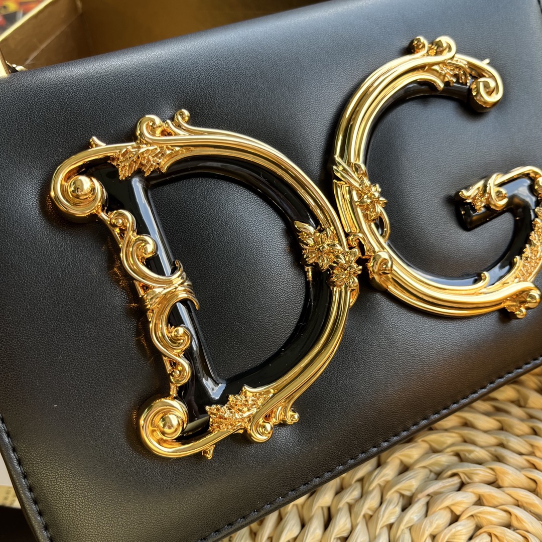 Dolce&Gabbana Small leather shoulder bag (Replica)