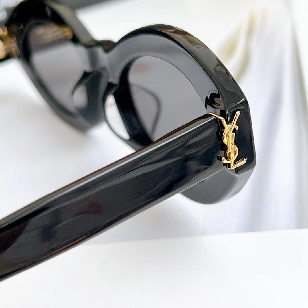 TOP Yves Saint Laurent YSL Sunglasses - Black