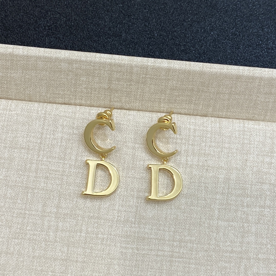 TOP Christian Dior Earrings - Gold