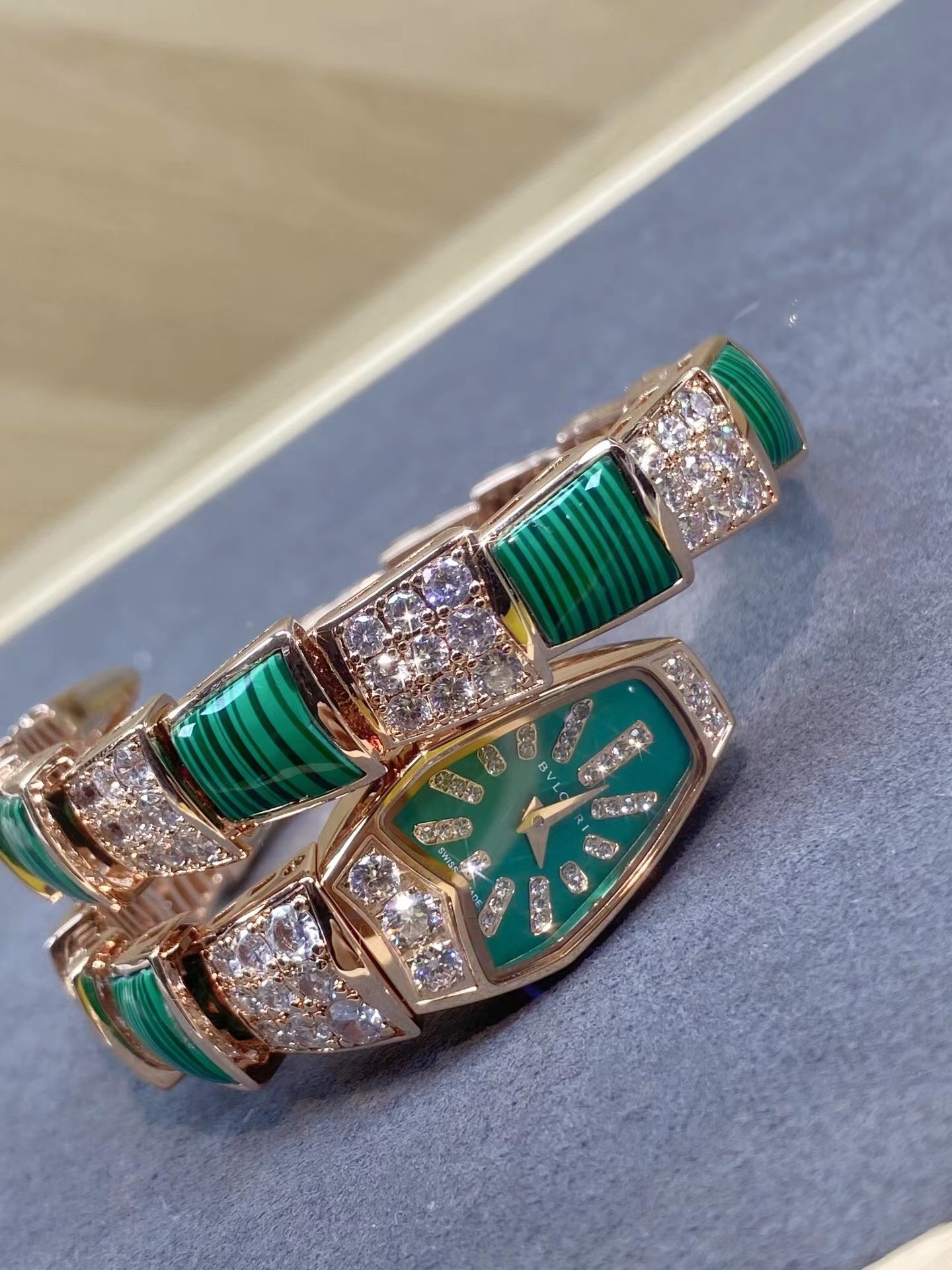 Top BVLGARI Watches with Diamond - Green