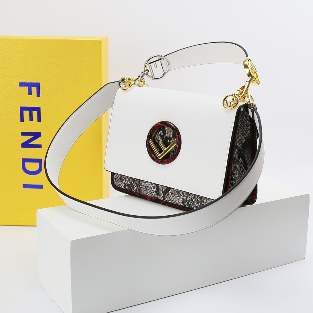 TOP FENDI Mania Snake Pattern Latest Flip Bag 25*10*18cm - White