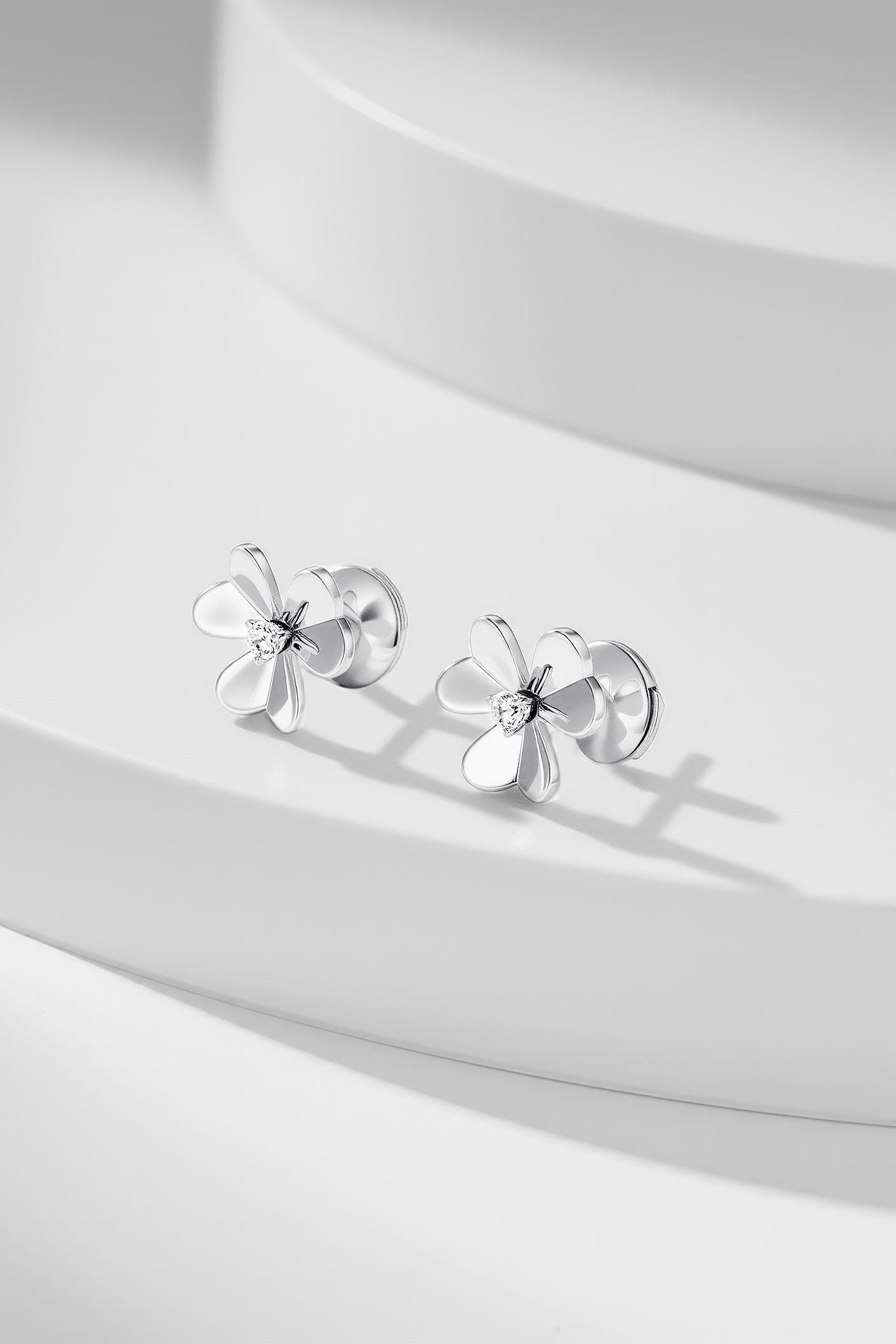 TOP Van Cleef & Arpels  Earrings-Sliver