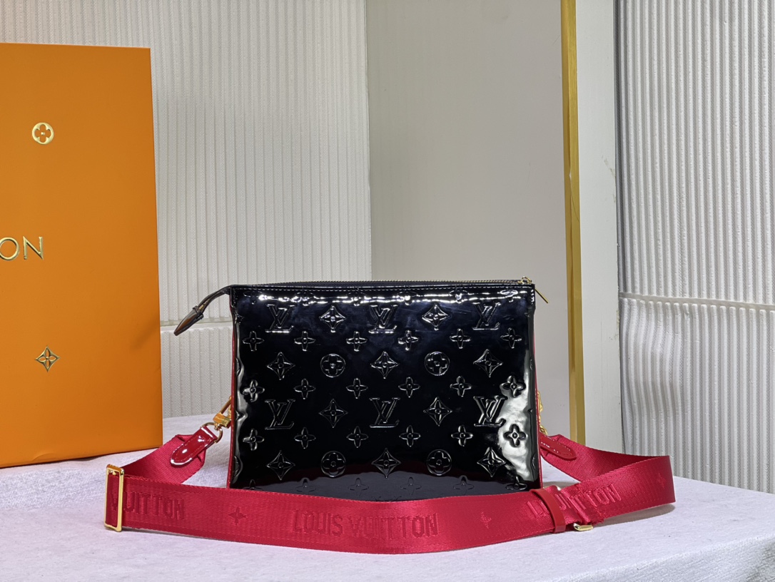 TOP Louis Vuitton LV Coussin Bag Patent leather 26x20x12cm- 2 colors