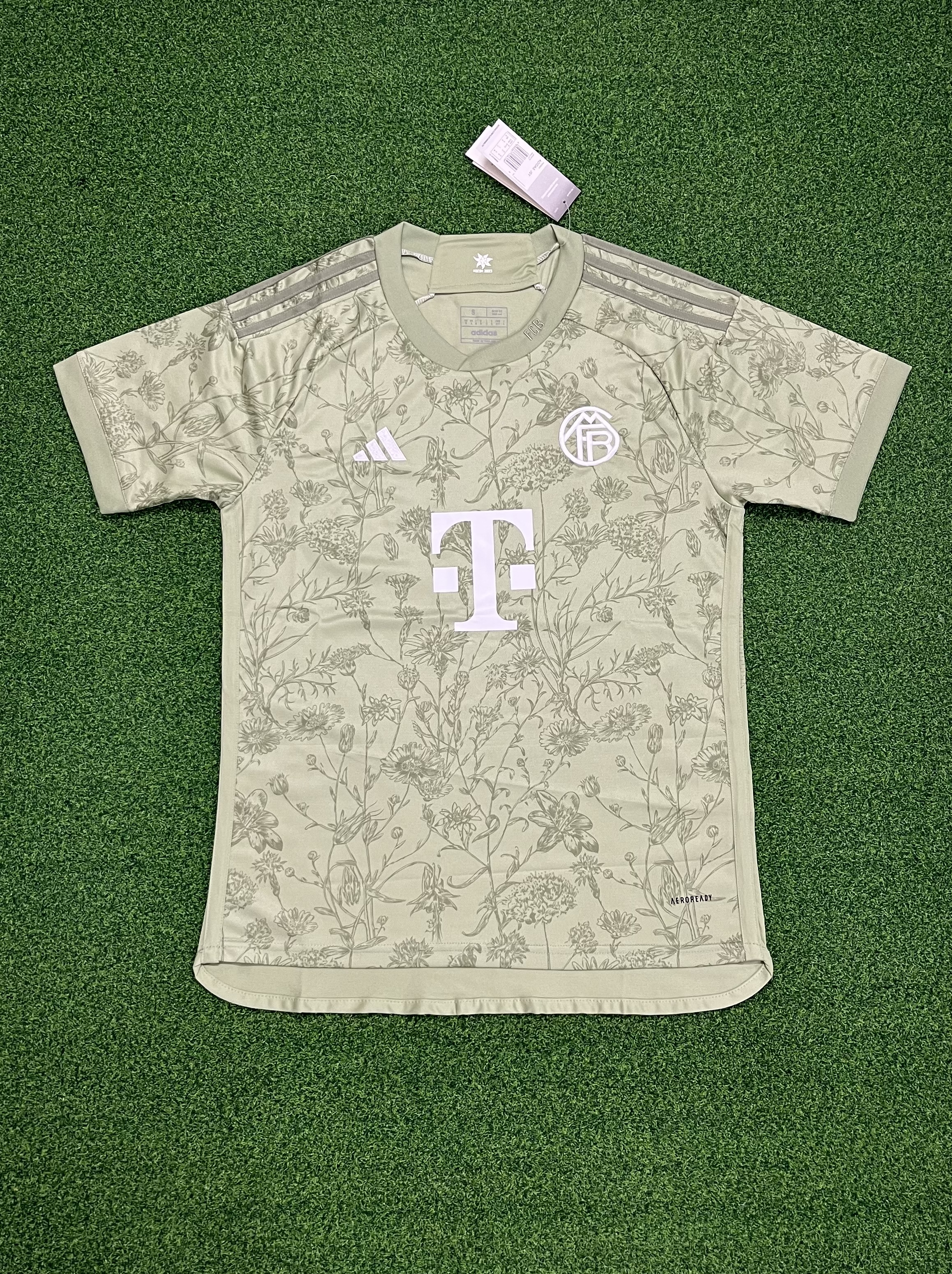 2425 Bayern Munich Football  jersey.Player embroidery version