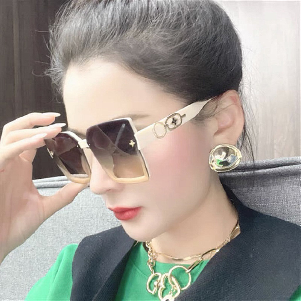 TOPLouis Vuitton LV Women's Square Driving Sunglasses - 4 Colors