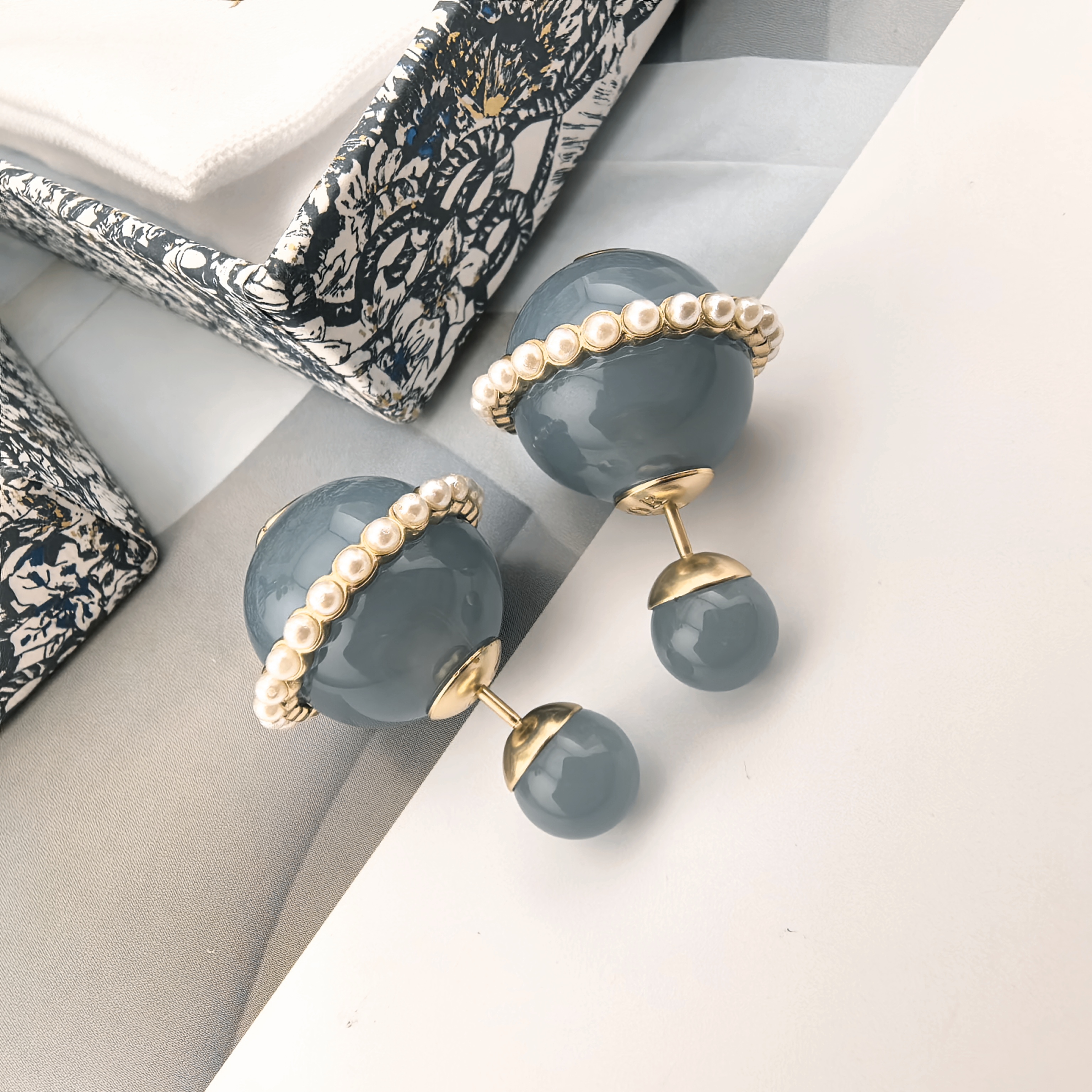TOP Christian Dior Earring - Grey