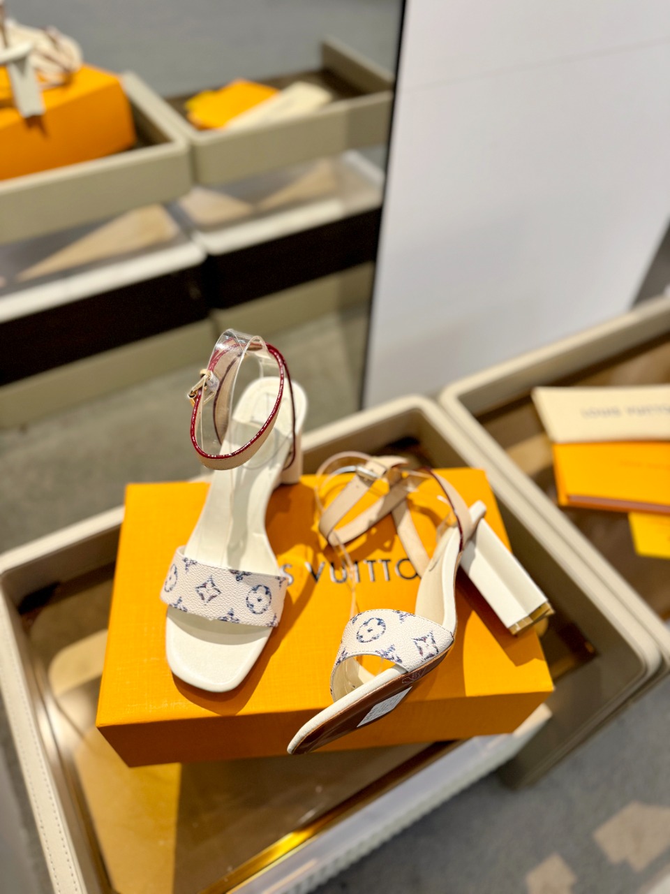 TOP Louis Vuitton LV Pumps - 6 Color