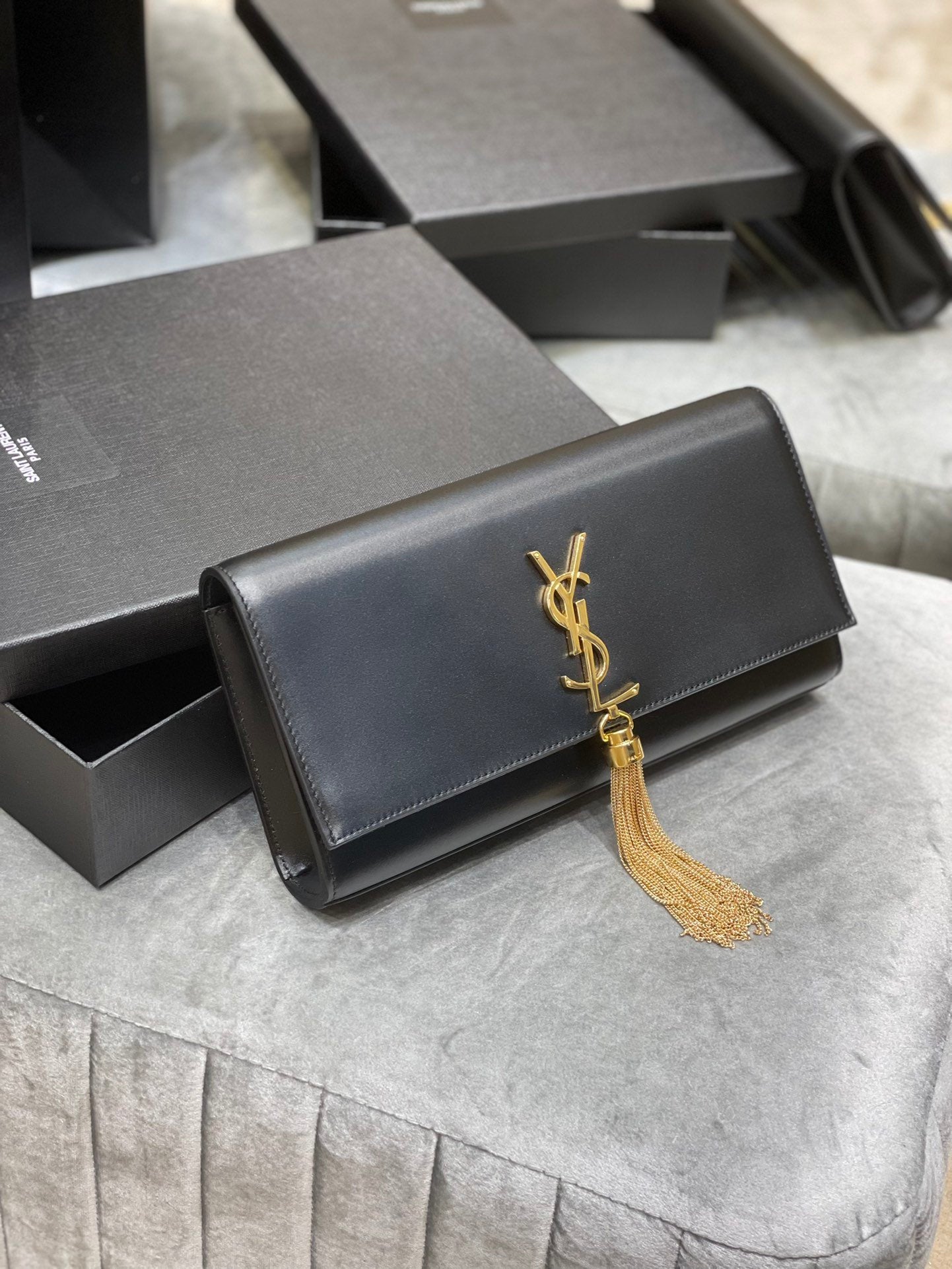 TOP Yves Saint Laurent YSL Kate Tassel Clutch