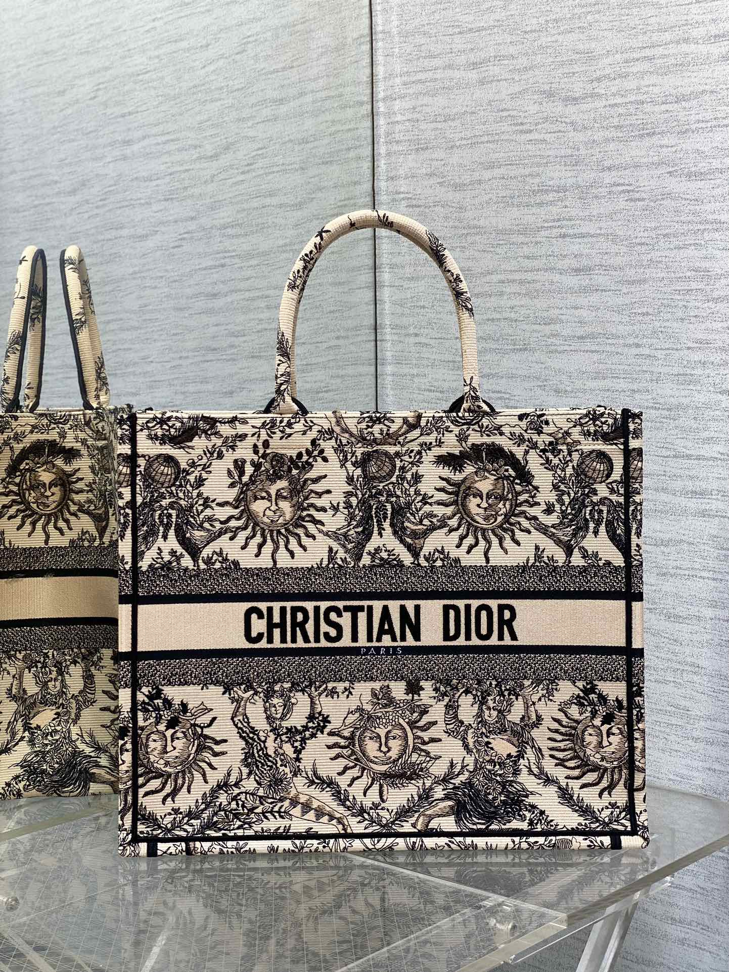 TOP Christian Dior Embroidered Sunflower Book Tote Bags - 41*35*18cm