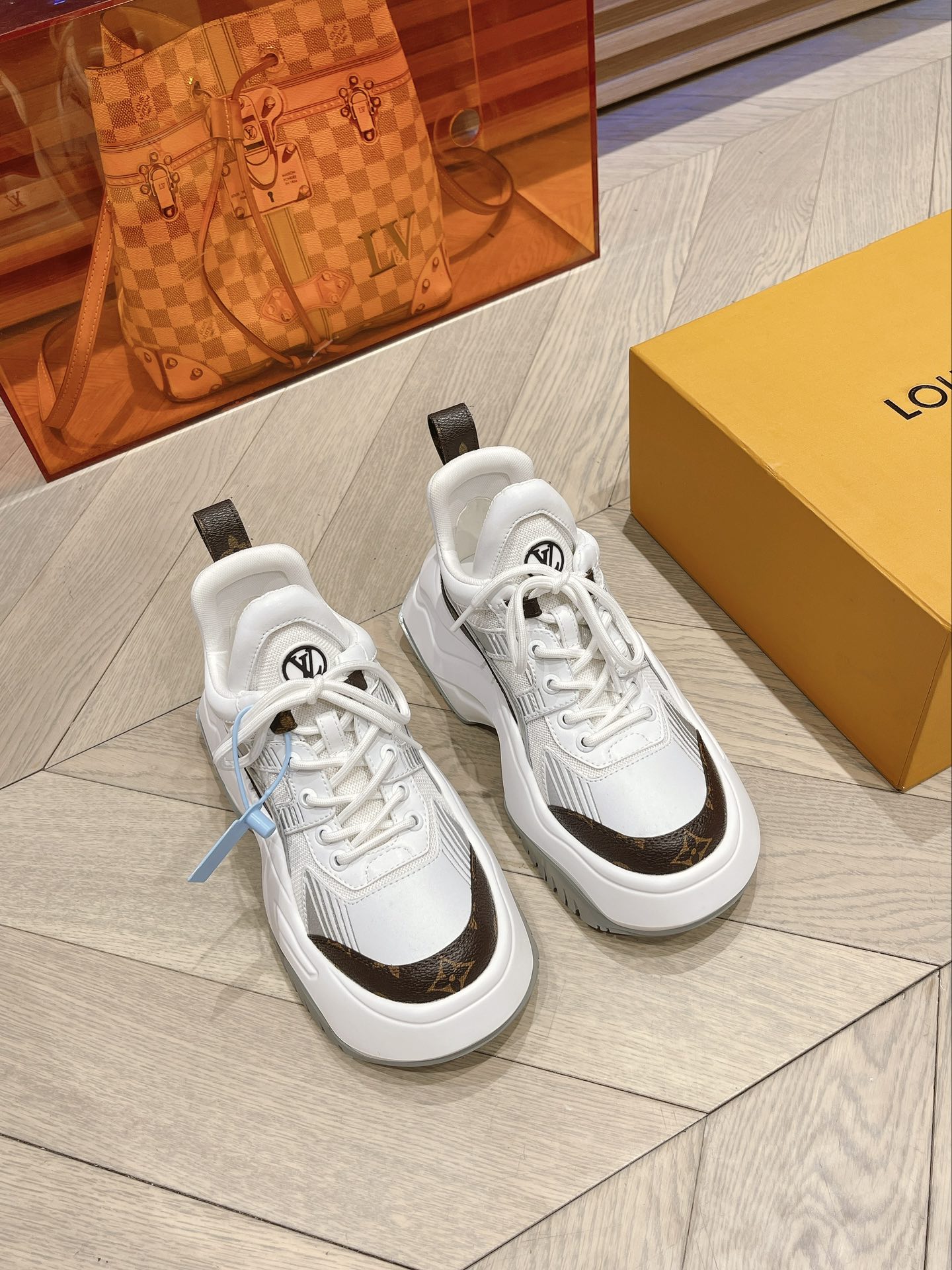 TOP Louis Vuitton LV Thick Sole Casual Board Shoes - 4 Colour