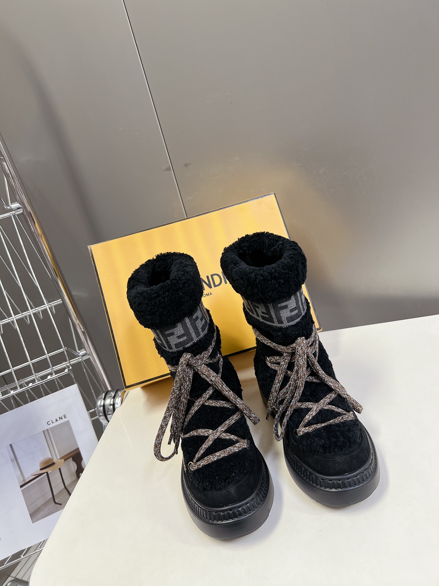 TOP FENDI FF Après-ski Boots - 2 Colors