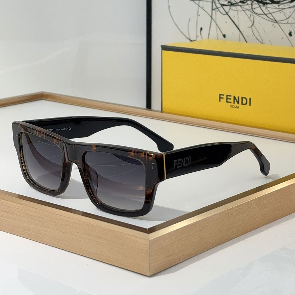 Fendi  Square Plate Sunglasses Top quality （Replica）