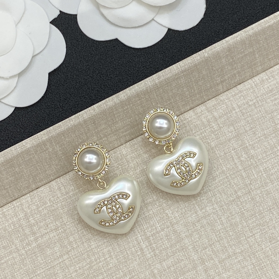 TOP CHANEL CC Earrings - 2 Colors