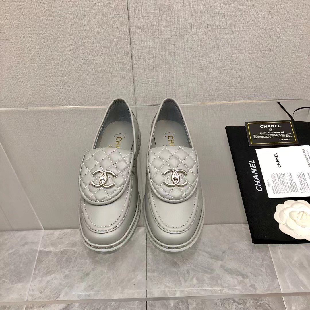 TOP CHANEL  Tab Loafers - Gray